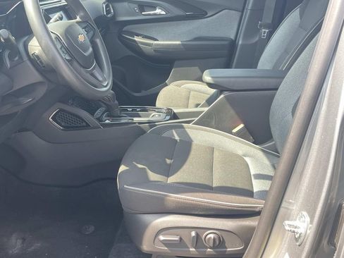 Used 2023 Chevrolet TrailBlazer LT w/ Convenience Package FWD image 16