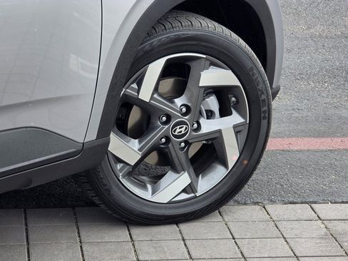 New 2025 Hyundai Venue SEL image 8