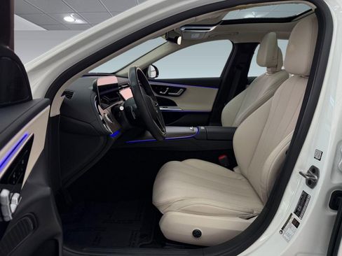 Used 2025 Mercedes-Benz E 450 4MATIC Sedan image 5