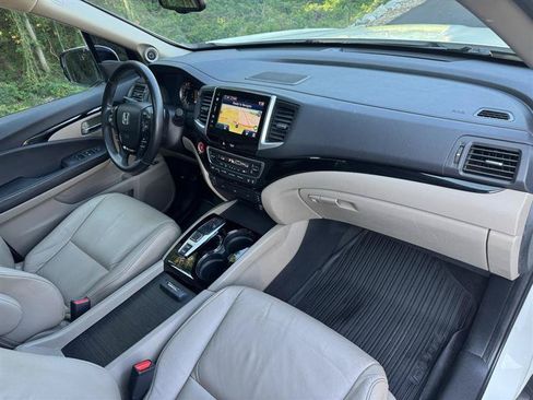 Used 2016 Honda Pilot Touring image 19