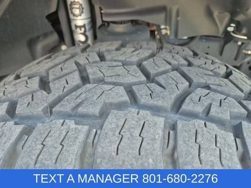 Used 2022 Jeep Wrangler Unlimited Sahara AWD/4WD image 11