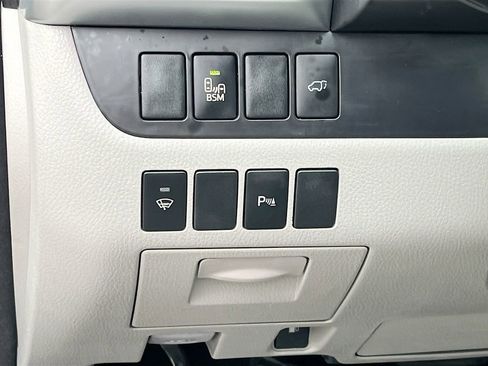 Used 2015 Toyota Highlander Limited AWD/4WD image 10