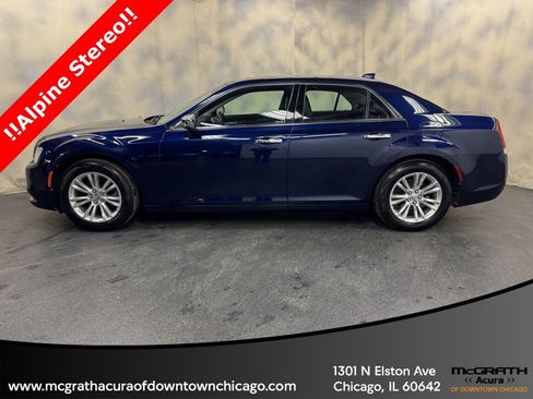 Used 2015 Chrysler 300 C image 3