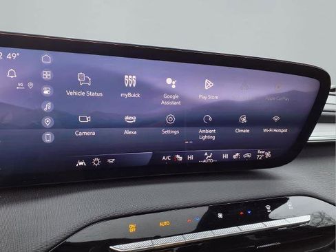 Used 2025 Buick Enclave Preferred w/ Power Package image 6