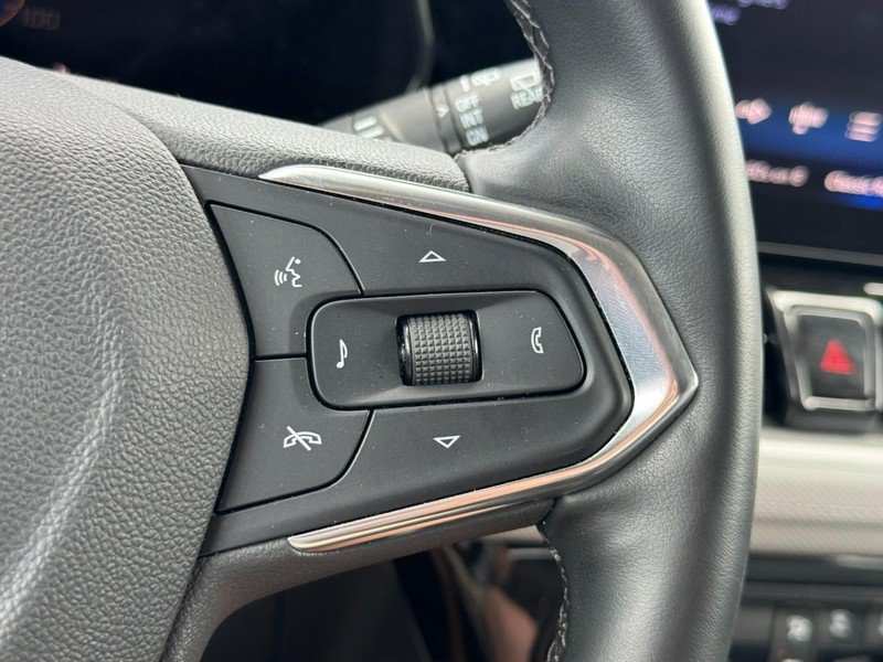 Used 2025 Chevrolet TrailBlazer LT w/ Convenience Package FWD image 17