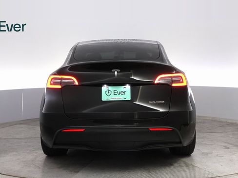 Used 2022 Tesla Model Y Performance image 13