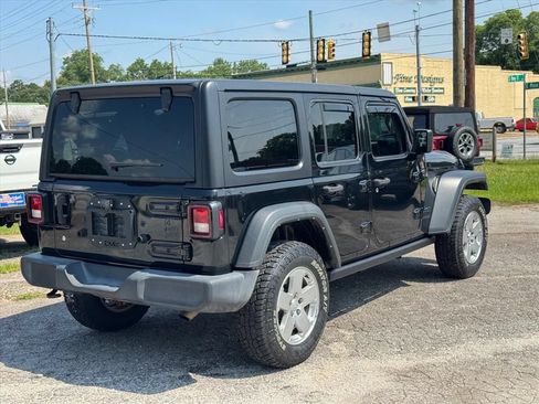 Used 2021 Jeep Wrangler Unlimited Sport AWD/4WD image 3