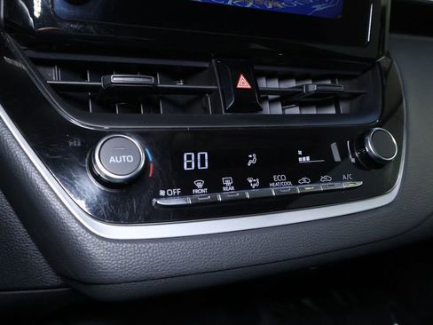 Used 2023 Toyota Corolla LE image 27