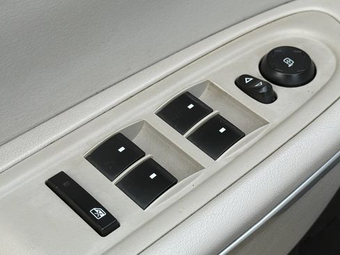 Used 2011 GMC Acadia SLT AWD/4WD image 25