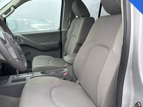 Used 2013 Nissan Frontier S image 10