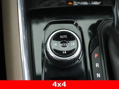 Used 2024 GMC Canyon Denali image 26