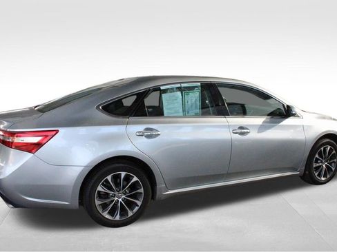 Used 2017 Toyota Avalon XLE image 17