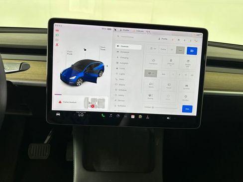 Used 2022 Tesla Model Y Long Range AWD/4WD image 21