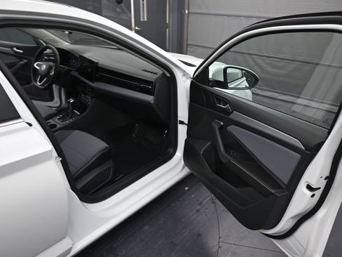 New 2026 Volkswagen Jetta SE FWD image 42