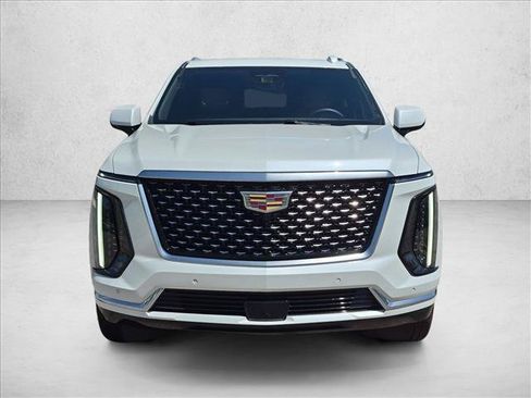 Used 2025 Cadillac Escalade Premium Luxury AWD/4WD image 2