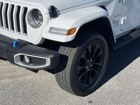 Used 2023 Jeep Wrangler Sahara image 10