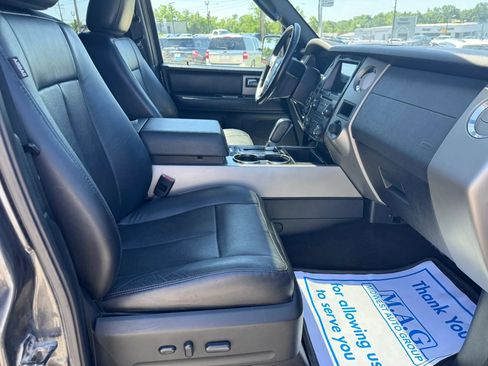 Used 2016 Ford Expedition Limited w/ Equipment Group 301A AWD/4WD image 37