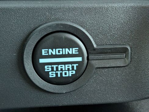 New 2025 Ford Bronco Badlands image 28