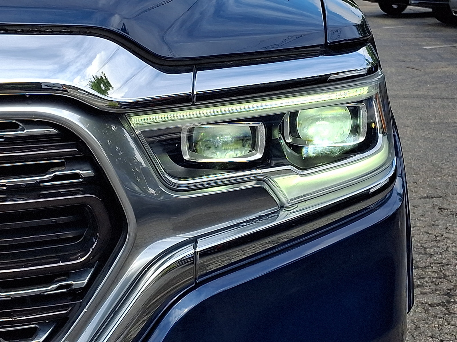 Used 2024 RAM 1500 Limited AWD/4WD image 9