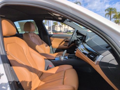 Used 2019 BMW 530e 530e iPerformance w/ Convenience Package image 33