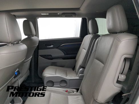 Used 2016 Toyota Highlander Limited Platinum AWD/4WD image 26