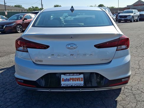Used 2019 Hyundai Elantra Limited w/ Ultimate Package 02 FWD image 5