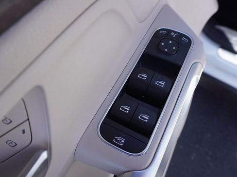 Used 2021 Mercedes-Benz GLB 250 4MATIC image 16
