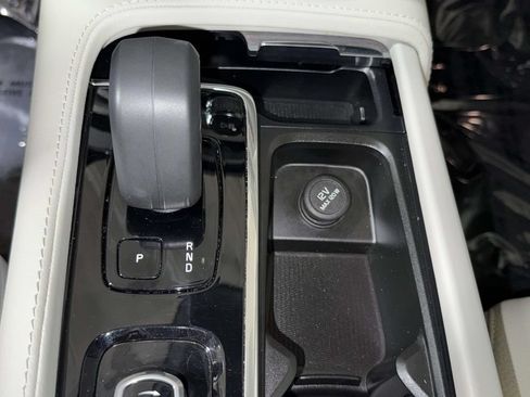Used 2023 Volvo XC90 T8 Plus w/ Protection Package Premier AWD/4WD image 24