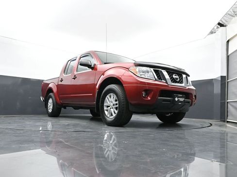 Used 2017 Nissan Frontier SV w/ SV Value Truck Package AWD/4WD image 24