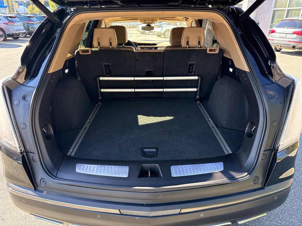 Used 2019 Cadillac XT5 Platinum w/ Trailering Package AWD/4WD image 13