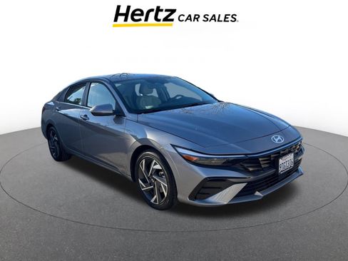 Used 2025 Hyundai Elantra Limited image 1