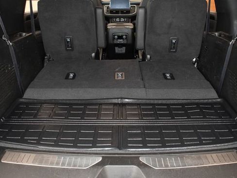 Used 2022 Chevrolet Tahoe RST w/ Sport Performance Package AWD/4WD image 15
