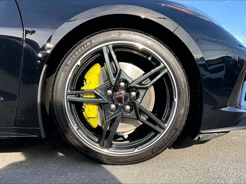 Used 2022 Chevrolet Corvette Stingray Premium Conv w/ Z51 Performance Package image 11