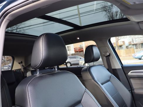 Used 2022 Volkswagen Atlas SEL R-Line image 23