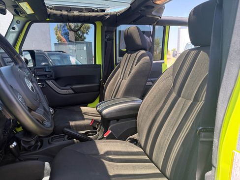 Used 2016 Jeep Wrangler Unlimited Sport w/ Quick Order Package 23S AWD/4WD image 15