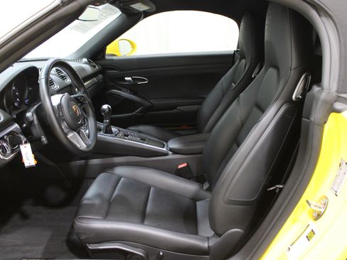 Used 2023 Porsche 718 Boxster w/ Sport Chrono Package image 6