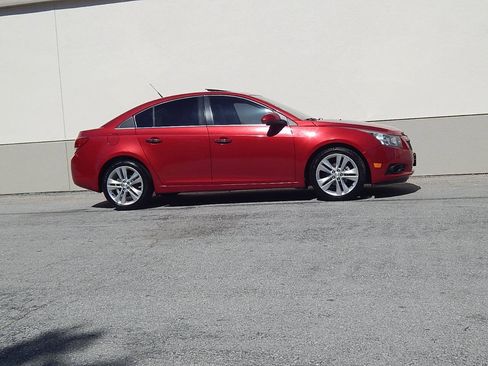 Used 2012 Chevrolet Cruze LTZ FWD image 2