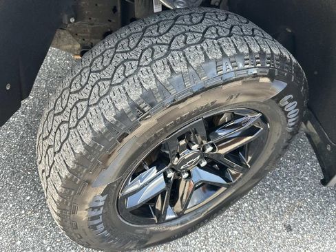 Used 2020 Chevrolet Silverado 1500 LT Trail Boss AWD/4WD image 9