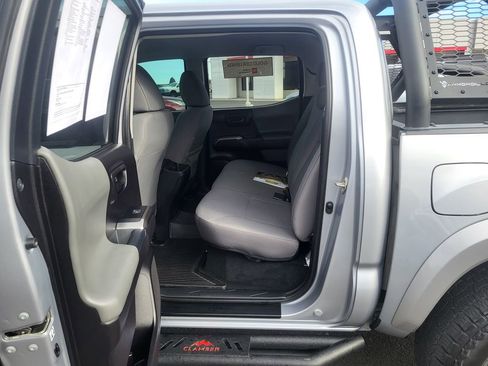 Certified 2020 Toyota Tacoma SR5 image 22