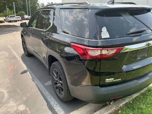 Used 2020 Chevrolet Traverse LT FWD image 6