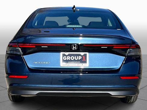 New 2025 Honda Accord SE image 4