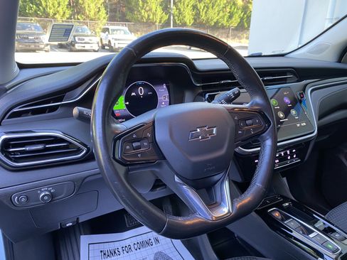 Used 2023 Chevrolet Bolt EUV LT w/ Comfort Package FWD image 17