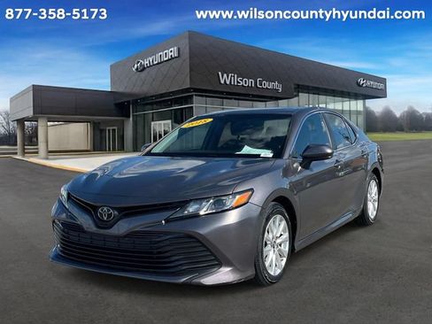 Used 2018 Toyota Camry LE FWD image 1