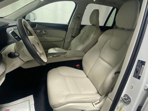 Used 2025 Volvo XC90 T8 Plus w/ Protection Package Premier AWD/4WD image 11