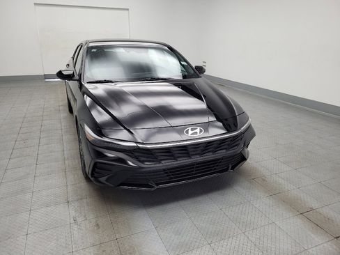 Used 2025 Hyundai Elantra Sport FWD image 14