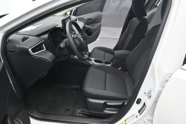 Used 2025 Toyota Corolla LE FWD image 9