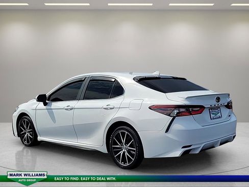 Used 2023 Toyota Camry SE FWD image 6