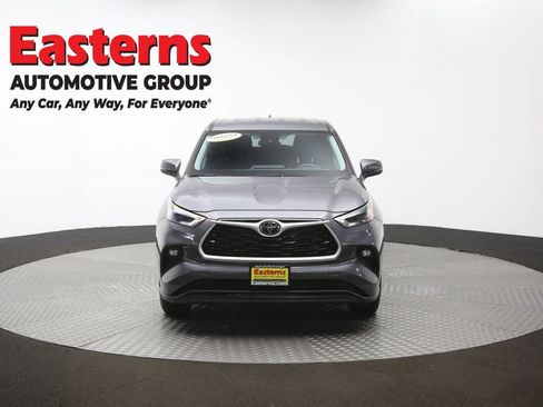 Used 2024 Toyota Highlander LE FWD image 53