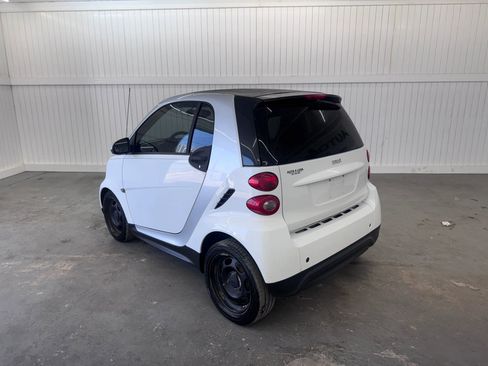 Used 2014 smart fortwo pure image 7