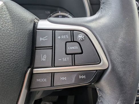 Used 2022 Toyota Highlander XLE AWD/4WD image 27